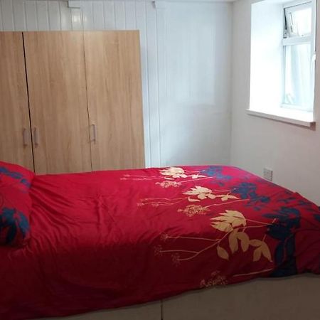 Lovely 3-Bed Apartment In Parkgate Rotherham Buitenkant foto