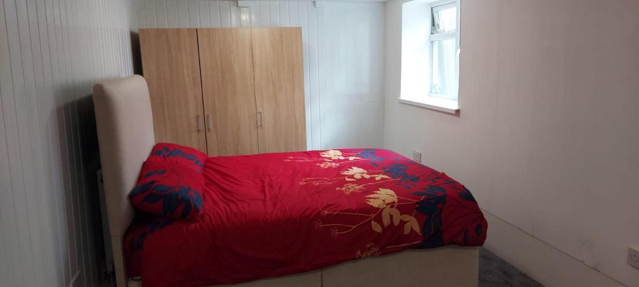 Lovely 3-Bed Apartment In Parkgate Rotherham Buitenkant foto