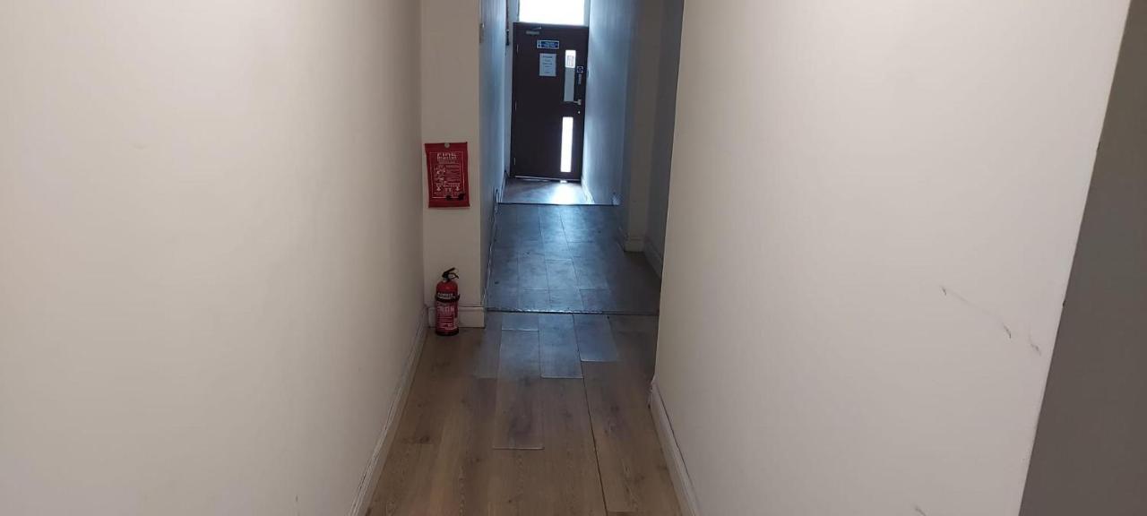 Lovely 3-Bed Apartment In Parkgate Rotherham Buitenkant foto