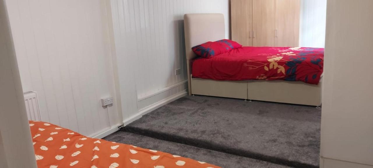 Lovely 3-Bed Apartment In Parkgate Rotherham Buitenkant foto