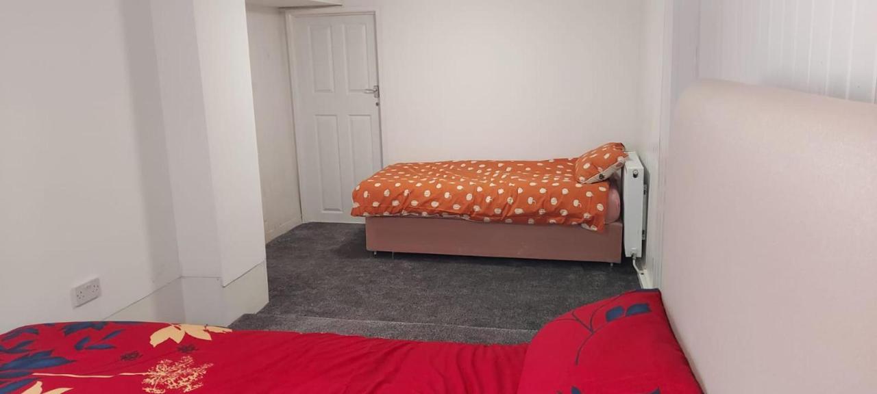 Lovely 3-Bed Apartment In Parkgate Rotherham Buitenkant foto
