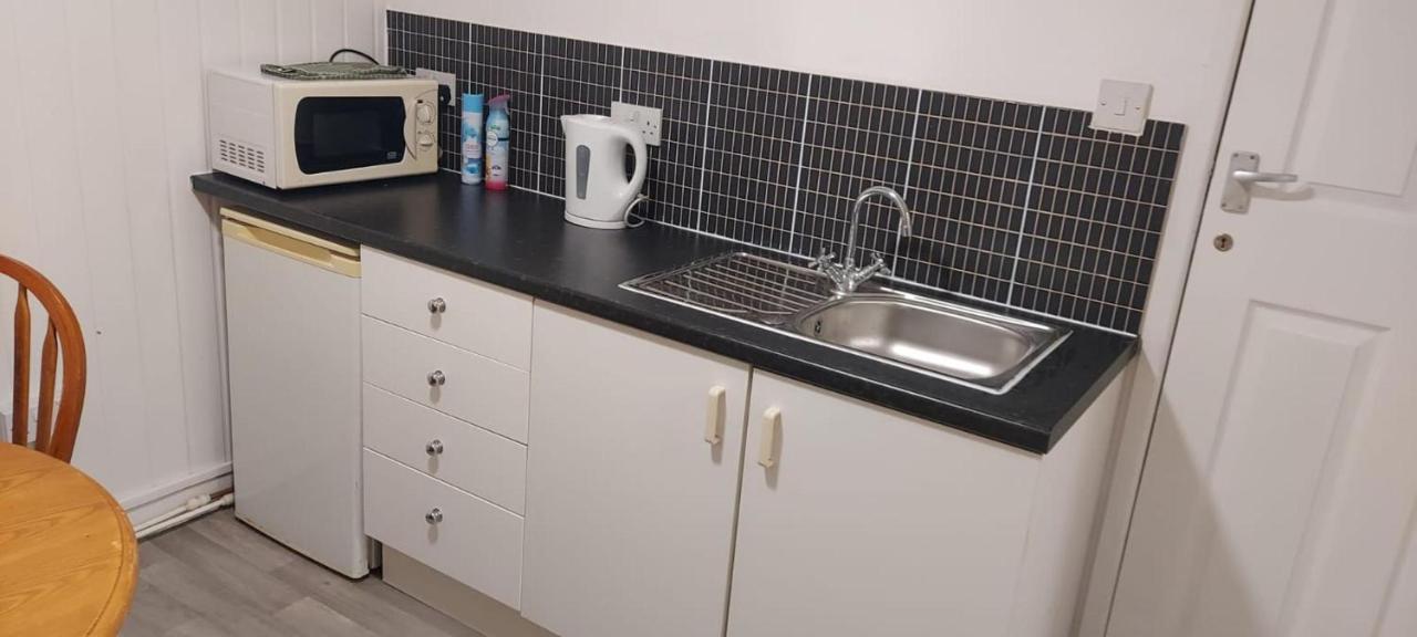 Lovely 3-Bed Apartment In Parkgate Rotherham Buitenkant foto