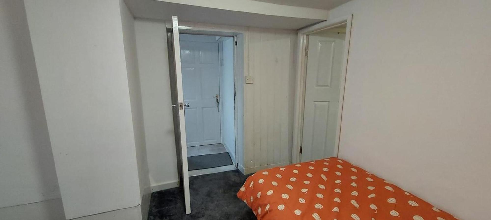 Lovely 3-Bed Apartment In Parkgate Rotherham Buitenkant foto